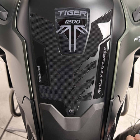 Paraserbatoio-Adesivo-3D-compatibile-con-Triumph-Tiger-1200-Rally-Explorer-2023
