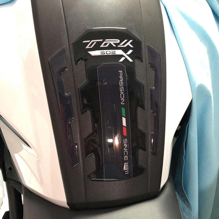 Paraserbatoio-adesivo-3D-serbatoio-moto-compatibile-Benelli-TRK-502x---nero