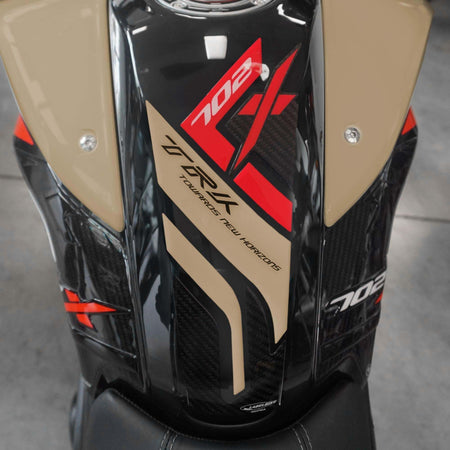 Paraserbatoio-Adesivo-protezione-compatibile-con-Benelli-TRK-702X-beige-2024
