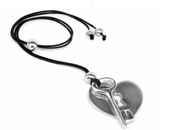 Pendente con cuore e chiave in alluminio 100% riciclato