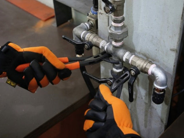 Pinza regolabile in acciaio al cormo-vanadio con finitura fosfatata