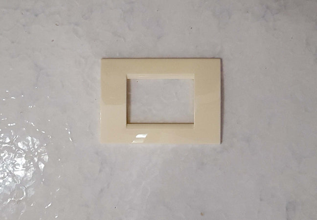 PLACCA AVORIO IN ABS PER SCATOLE RETTANGOLARI SERIE SOFT 2/3/4/7 POSTI