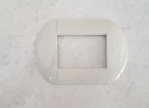 PLACCHE COMPATIBILI LIVING INTERNATIONAL IN ABS BIANCO NERO AVORIO PER SCATOLE RETTANGOLARI SERIE GLAMOUR BOMBATA