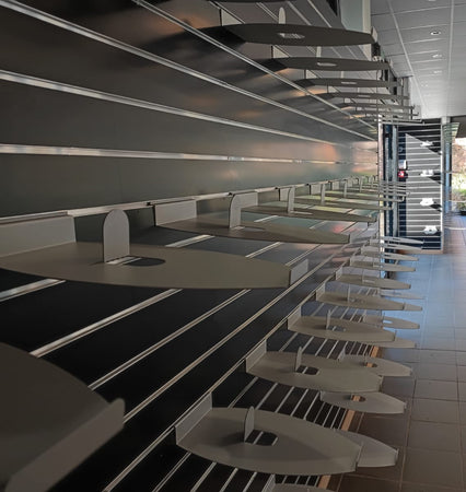 Portacasco colore alluminio per pannello dogato cm. 40x23,5