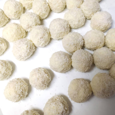 Praline al Cocco Artigianale Cioccolatini fatti a mano "Raffaello" con Crema di Cioccolato Bianco Ricoperto di Granella di Cocco 300gr