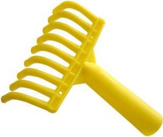 Rastrello a pettine per raccolta olive in pvc h 17 cm 9 denti con predisposizione asta Fai da te/Utensili elettrici e a mano/Attrezzi da giardinaggio/Rastrelli La Zappa - Altamura, Commerciovirtuoso.it