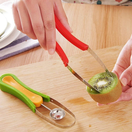 SCAVINO CUCCHIAIO MULTIFUNZIONE TAGLIO MELONE 3 IN 1 SPALLINATORE PER FRUTTA Casa e cucina/Utensili da cucina/Sbucciatori e tagliafrutta/Tagliafrutta Trade Shop italia - Napoli, Commerciovirtuoso.it