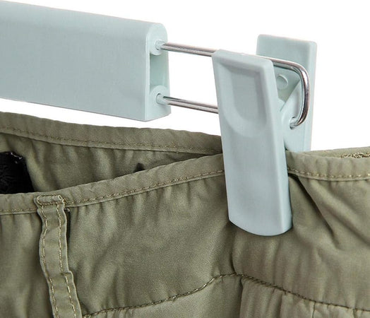 Set 2 Grucce Pantaloni In Legno Colorate Armadio Clip Antiscivolo Gonne Shorts Casa e cucina/Organizzazione interni/Organizzazione guardaroba/Grucce e appendini/Grucce Trade Shop italia - Napoli, Commerciovirtuoso.it