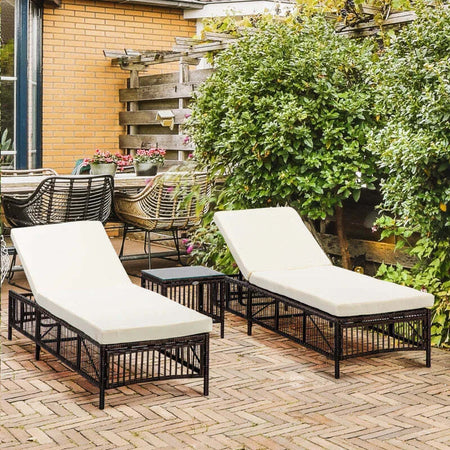 Set-2-Lettini-Prendisole-con-Cuscini-Imbottiti-e-Tavolino-in-Rattan-PE,-Marrone-e-Beige-862-068V00MB