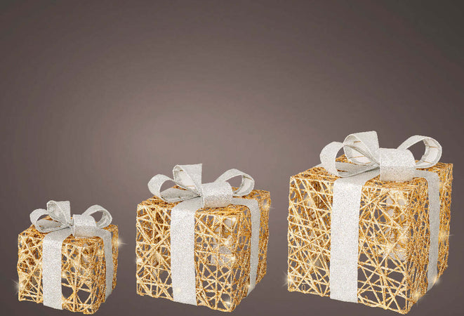 Set 3 pacchi regalo in resina luminoso color oro e bianco per uso interno ed esterno Casa e cucina/Decorazioni per interni/Addobbi e decorazioni per ricorrenze/Decorazioni natalizie/Luci natalizie/Catene luminose per esterni MagiediNatale.it - Altamura, Commerciovirtuoso.it