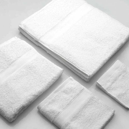 Set-di-Asciugamani-per-il-bagno-in-cotone-di-colore-bianco