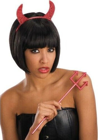 Set Diavolessa Sexy Rosso Cerchietto Con Corna E Bacchetta Forcone Devil Set Giochi e giocattoli/Giochi d'imitazione e accessori di travestimento/Accessori per travestimento/Bigiotteria e set di cosmetici e gioielli/Decorazioni per capelli Kondorama - Martinsicuro, Commerciovirtuoso.it