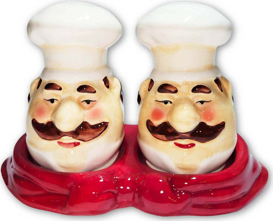 Set Sale E Pepe In Ceramica Con Vassoio Cuochi Ceramica Colorata Idea Regalo Saliera Coordinata Chef Casa e cucina/Organizzazione interni/Contenitori e barattoli da cucina/Dosatori e contenitori/Set sale e pepe Ideart - Valdilana, Commerciovirtuoso.it
