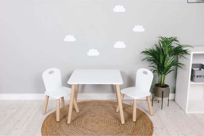Set Tavolo in Legno con 2 Sedie FreeOn Casa e cucina/Arredamento/Cameretta ragazzi/Set tavolo e sedie La Casa Del Bebè - Napoli, Commerciovirtuoso.it