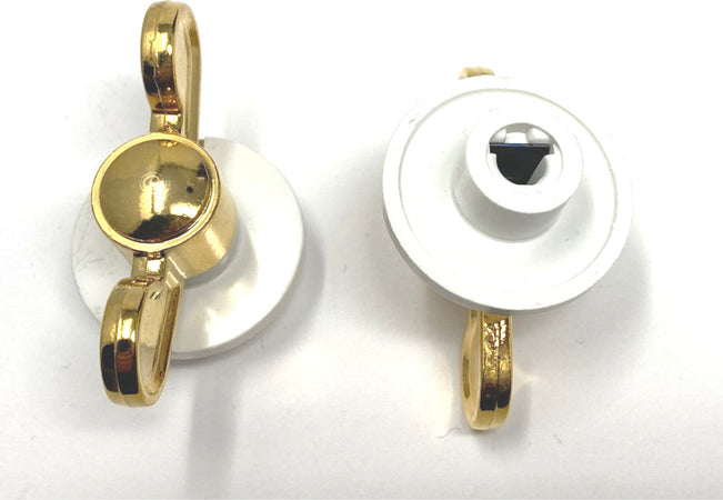 SMEG  MANOPOLA FORNO BIANCA ED ORO RICAMBIO  694971485 - 1 PEZZO Casa e cucina/Grandi elettrodomestici/Accessori e parti di ricambio/Ricambi e accessori per forni/Finiture e manopole per forni Rossi Ricambi - Venetico Marina, Commerciovirtuoso.it