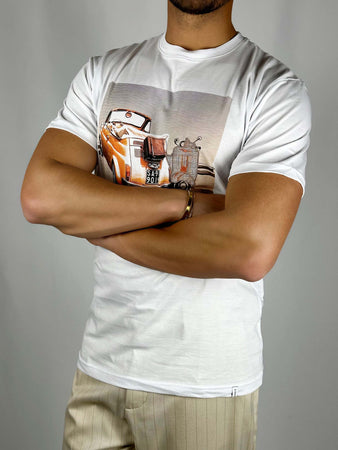 T-shirt-grafica-girocollo-con-macchina