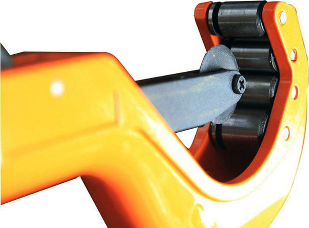 TAGLIATUBO TAGLIATUBI A ROTELLA PER TUBI 6-64mm IN RAME POLIETILENE PVC RESINA Fai da te/Utensili elettrici e a mano/Utensili a mano/Taglierini/Tagliatubi Trade Shop italia - Napoli, Commerciovirtuoso.it