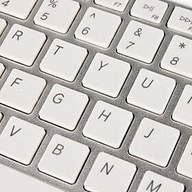 TASTIERA QWERTY BLUETOOTH WIRELESS PER TABLET SMARTPHONE SMART TV PC BIANCA SLIM Elettronica/Informatica/Accessori/Accessori per Tablet PC/Tastiere Trade Shop italia - Napoli, Commerciovirtuoso.it