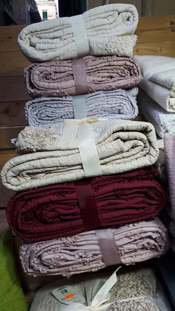 TRAPUNTA MATRIMONIALE ALTA QUALITà CON RICAMO AL BORDO COLORE FANTASIA CASUALE  Trade Shop italia - Napoli, Commerciovirtuoso.it