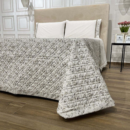 Trapuntino-matrimoniale-con-stampa-digitale-floreale-art.Provenzale-colore-beige-misura:-270x270-sopra-tessuto:-100%-cotone-sotto-tessuto:-100%-cotone-Mon-Amour-made-in-Italy