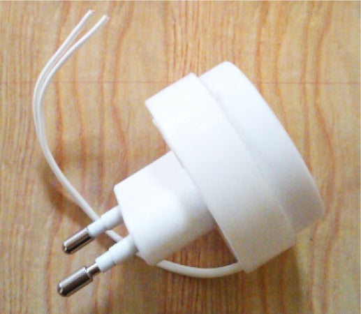 Trasformatore a spina entrata 230V. uscita 3,5V.