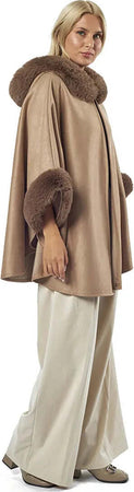 VERDE-FASHION-|-Cappa-con-colletto-e-polsini-eco-pelliccia
