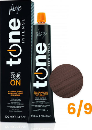 Vitality's Tone Intense 100 Ml Colorazione Semi Permanente Tono Su Tono Senza Ammoniaca Riflessi Pieni E Intensi Colore Luminoso Bellezza/Cura dei capelli/Colore/Colore semi permanente MondoCapelli - Barcellona Pozzo di Gotto, Commerciovirtuoso.it