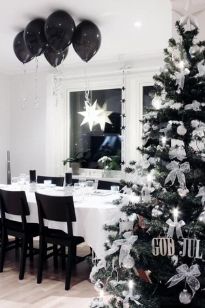 Albero di Natale nero "Black Forest" in PVC h 210 cm Casa e cucina/Decorazioni per interni/Addobbi e decorazioni per ricorrenze/Decorazioni natalizie/Alberi di natale artificiali MagiediNatale.it - Altamura, Commerciovirtuoso.it