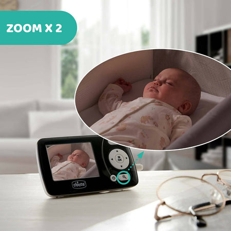Chicco baby monitor video smart, videocamera per neonati e bambini con schermo a colori lcd 2.4", 63 x 72 x 30 cm, nero bianco Prima infanzia/Sicurezza/Baby monitor/Monitor smart Sanitaria Gioia del Bimbo - Villa San Giovanni, Commerciovirtuoso.it