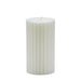 Candela decorativa Rust rigata natalizia luminosa color bianco per interno Ø10 x h10 cm Casa e cucina/Decorazioni per interni/Candele e portacandele/Candele/Candele a colonna MagiediNatale.it - Altamura, Commerciovirtuoso.it