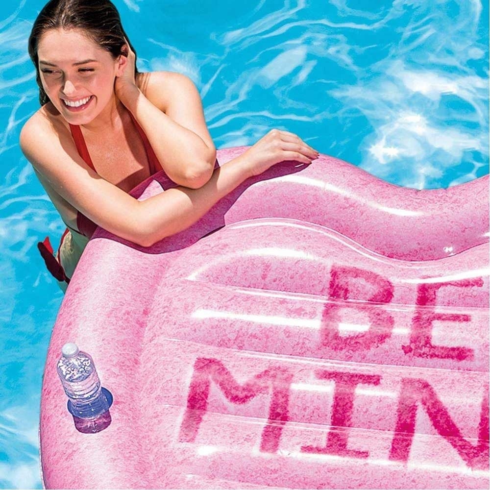 MATERASSINO ISOLA GONFIABILE STAMPA CUORE PVC MARE PISCINA 145 X 142 CM ROSA - 3