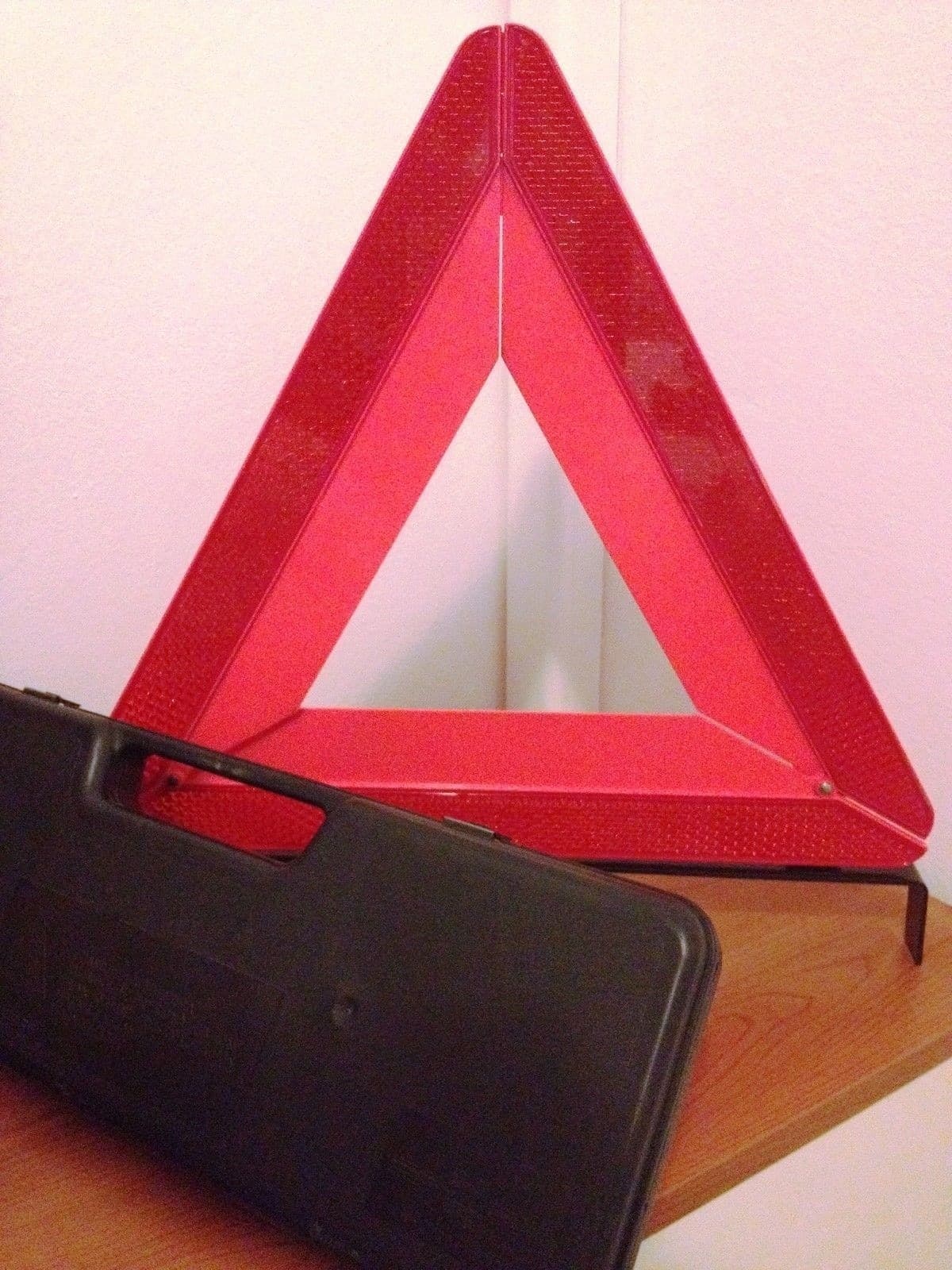 TRIANGOLO AUTO EMERGENZA STRADALE CATARIFRANGENTE OMOLOGATO SICUREZZA CUSTODIA