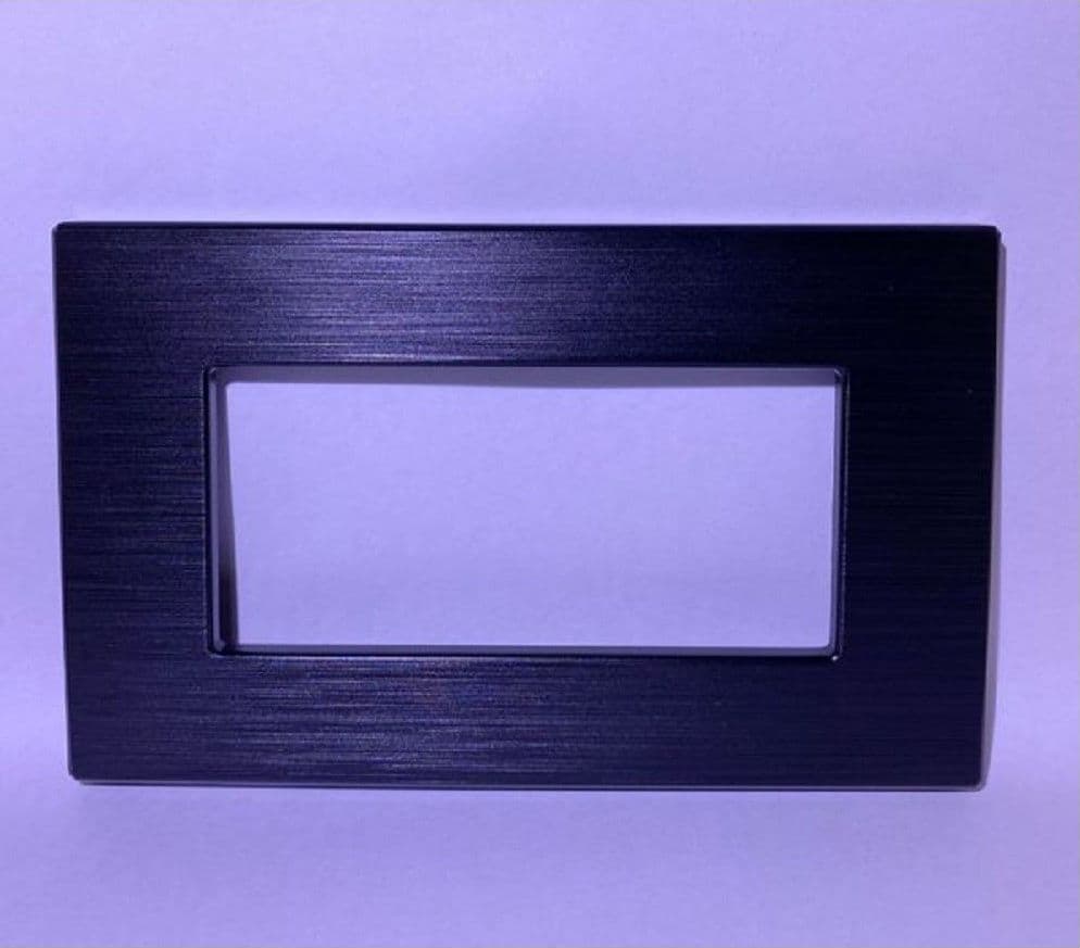 PLACCA DYNAMIC 3 4 6 M TECNOPOLIMERO SATINATO NERO COMPATIBILE BTICINO AXOLUTE - 3