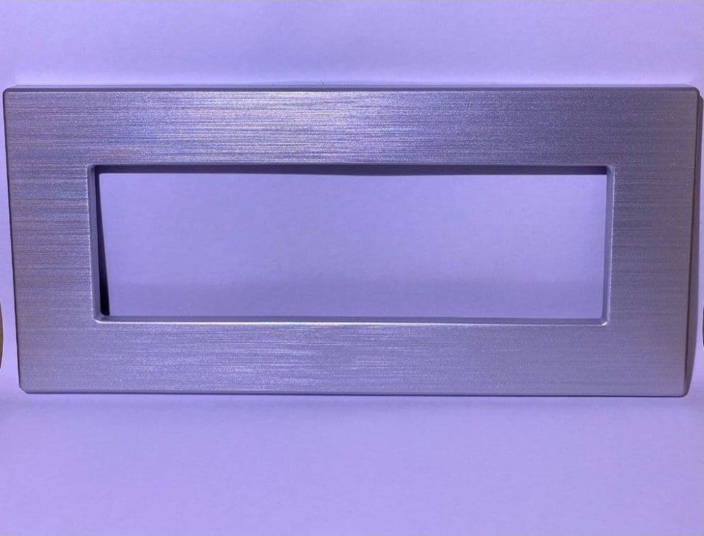PLACCA DYNAMIC 3 4 6M TECNOPOLIMERO SATINATO ARGENTO COMPATIBILE BTICINO AXOLUTE - 3
