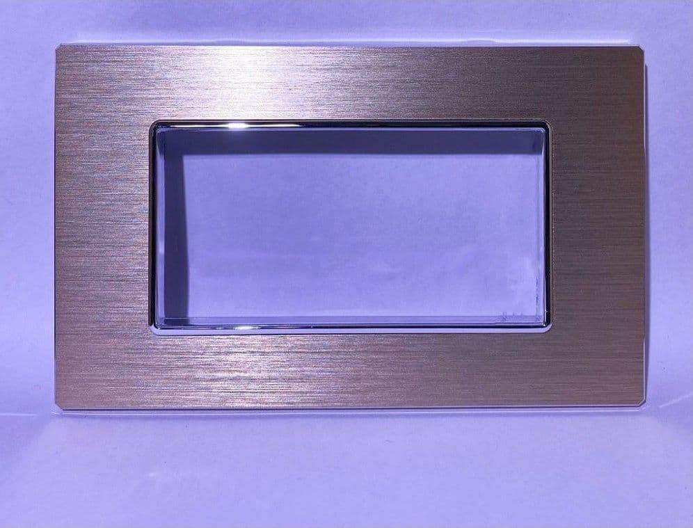 PLACCA LUXURY 3 4 6M IN METALLO SATINATO ORO COMPATIBILE CON BTICINO AXOLUTE - 3