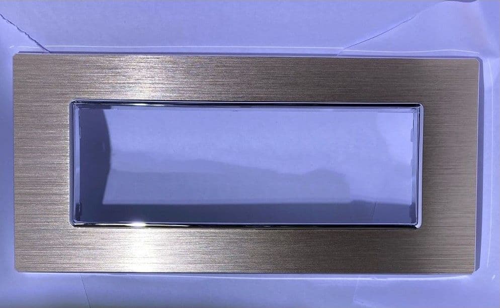 PLACCA LUXURY 3 4 6M IN METALLO SATINATO ORO COMPATIBILE CON BTICINO AXOLUTE - 2