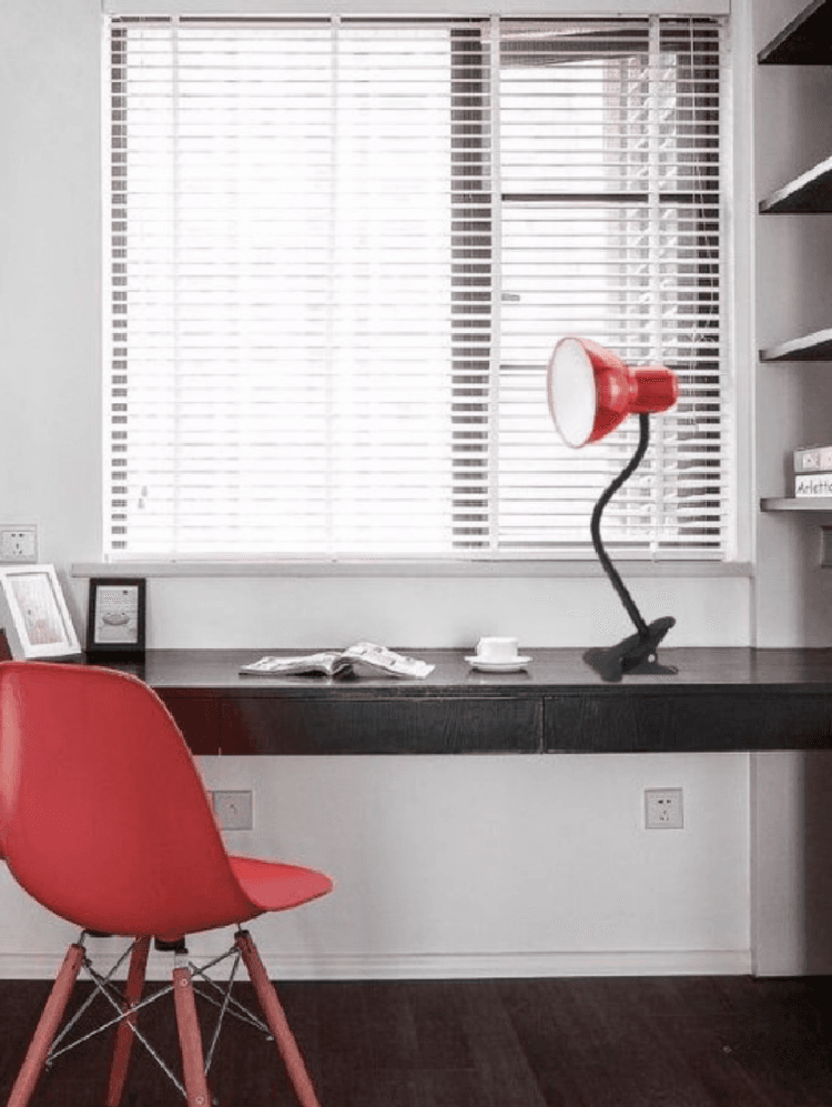 LAMPADA SNODABILE DA SCRIVANIA LUCE TAVOLO BRACCIO FLESSIBILE ORIENTABILE PINZA – Rosso – TrAdE Shop Traesio – moderno