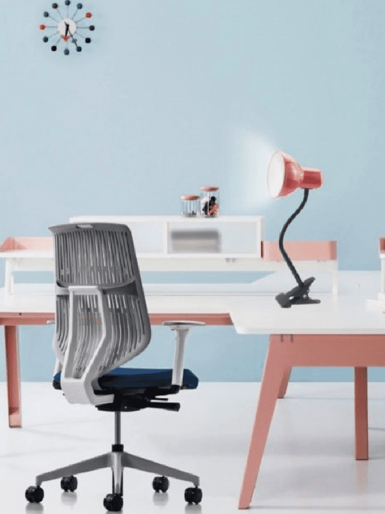 LAMPADA SNODABILE DA SCRIVANIA LUCE TAVOLO BRACCIO FLESSIBILE ORIENTABILE PINZA – Rosa – TrAdE Shop Traesio – industriale