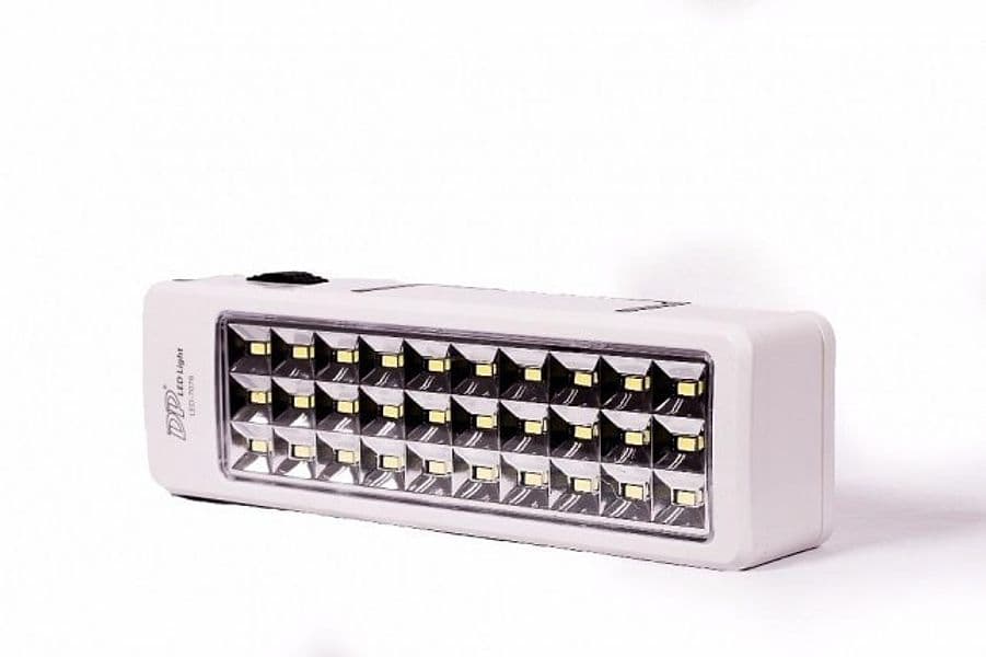 LAMPADA DI EMERGENZA 30 LED SMD + 6 RICARICABILE PER CASA AUTO CAMPER 1300 MAH - 5