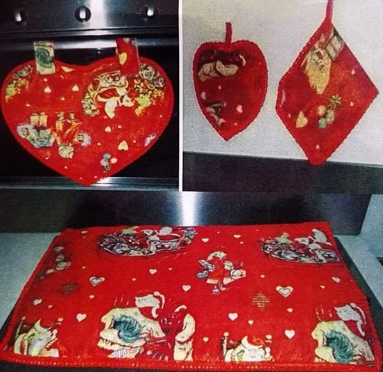 SET CUCINA TEMA NATALIZIO COMPOSTO DA: COPRI FORNO + COPRI FUOCHI + DUE PRESINE - 6