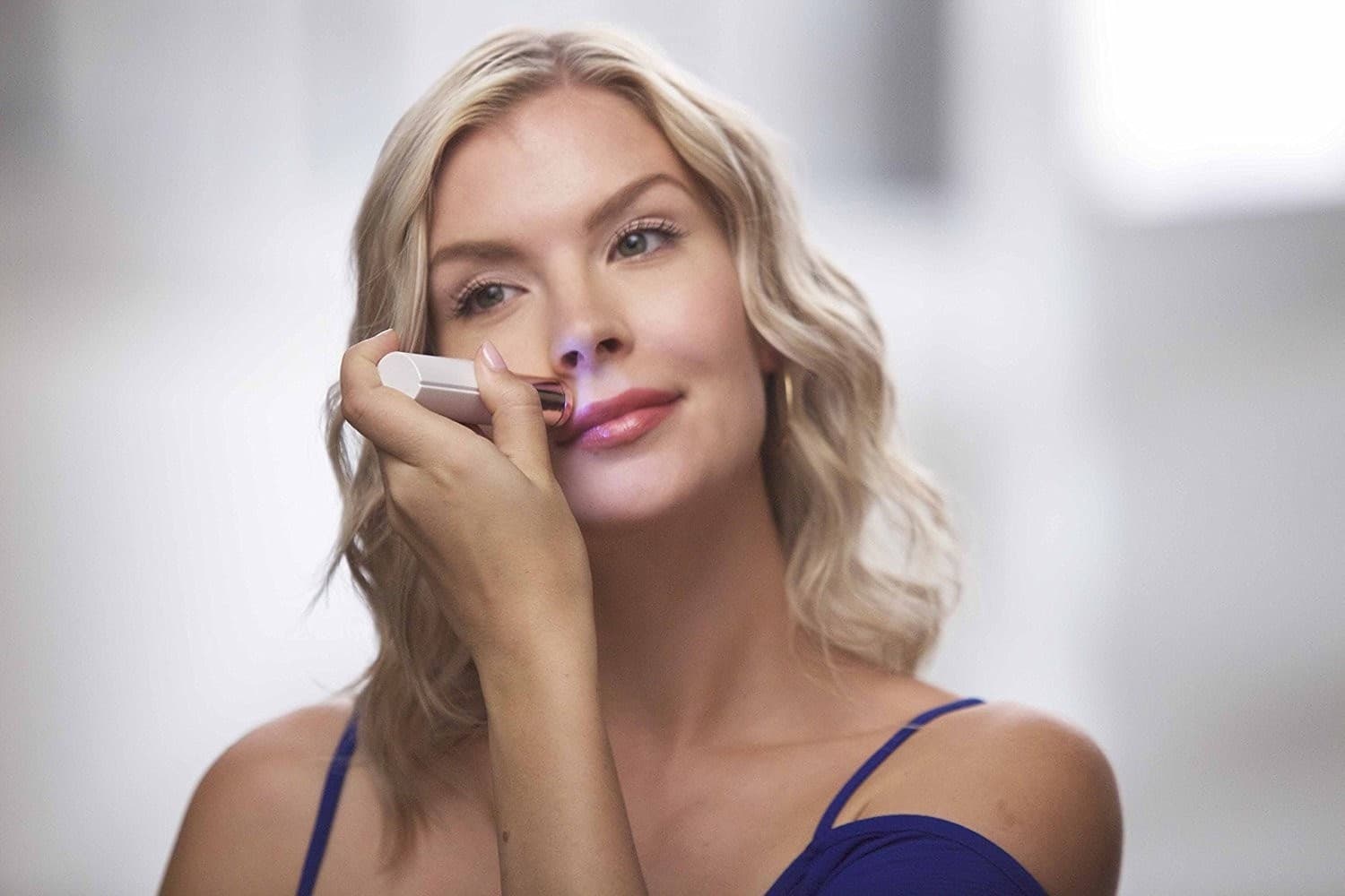 EPILATORE DEPILATORE RASOIO DONNA A FORMA DI ROSSETTO A BATTERIA CON LUCE LED - 2