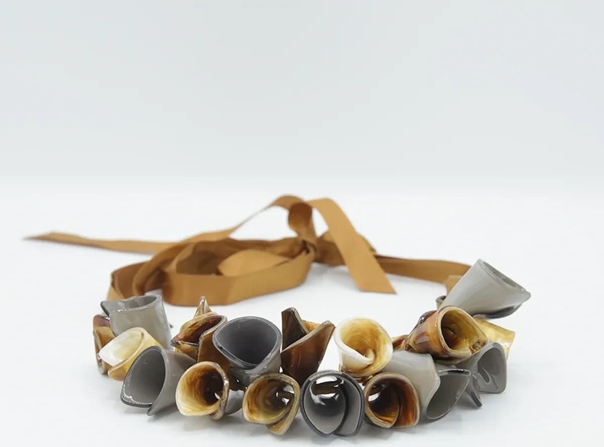 Collana Campanelle – Grigio – pelle