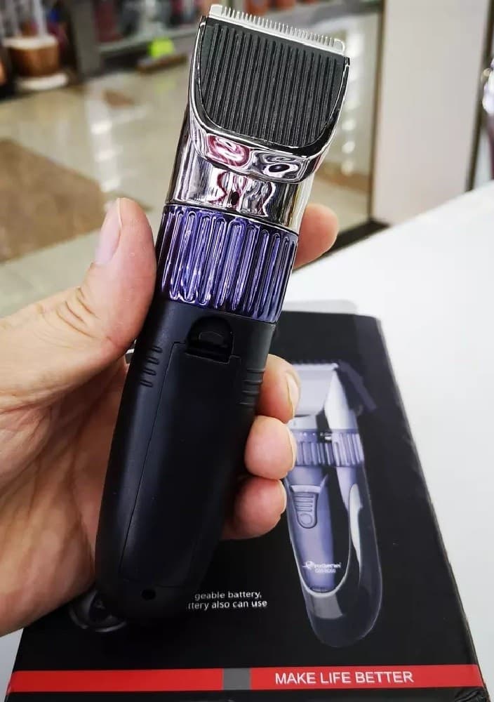 TAGLIACAPELLI CLIPPER PROFESSIONALE ELETTRICO RICARICABILE A BATTERIA GM-8066 - 8