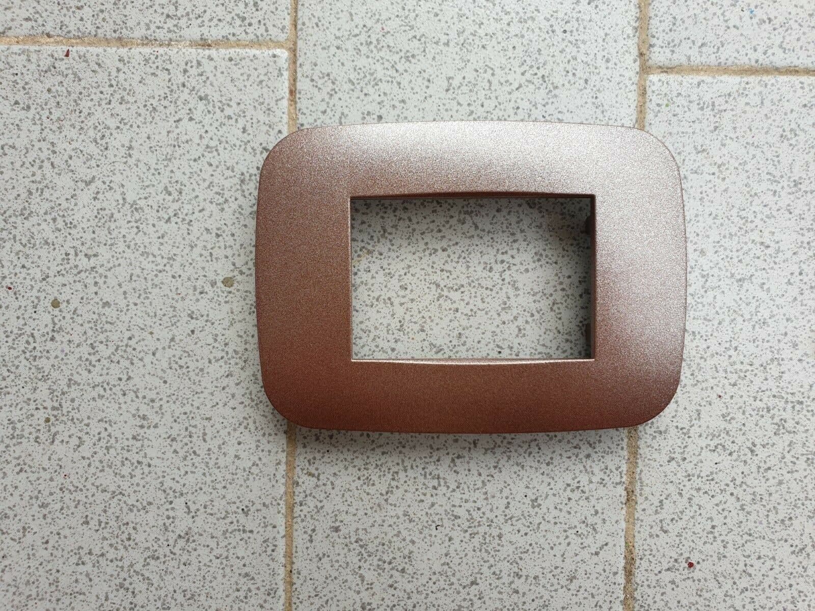 PLACCA PLACCHETTA PLACCHETTE COMPATIBILI PER SERIE AXOLUTE BTICINO COLORATE FORI - 35