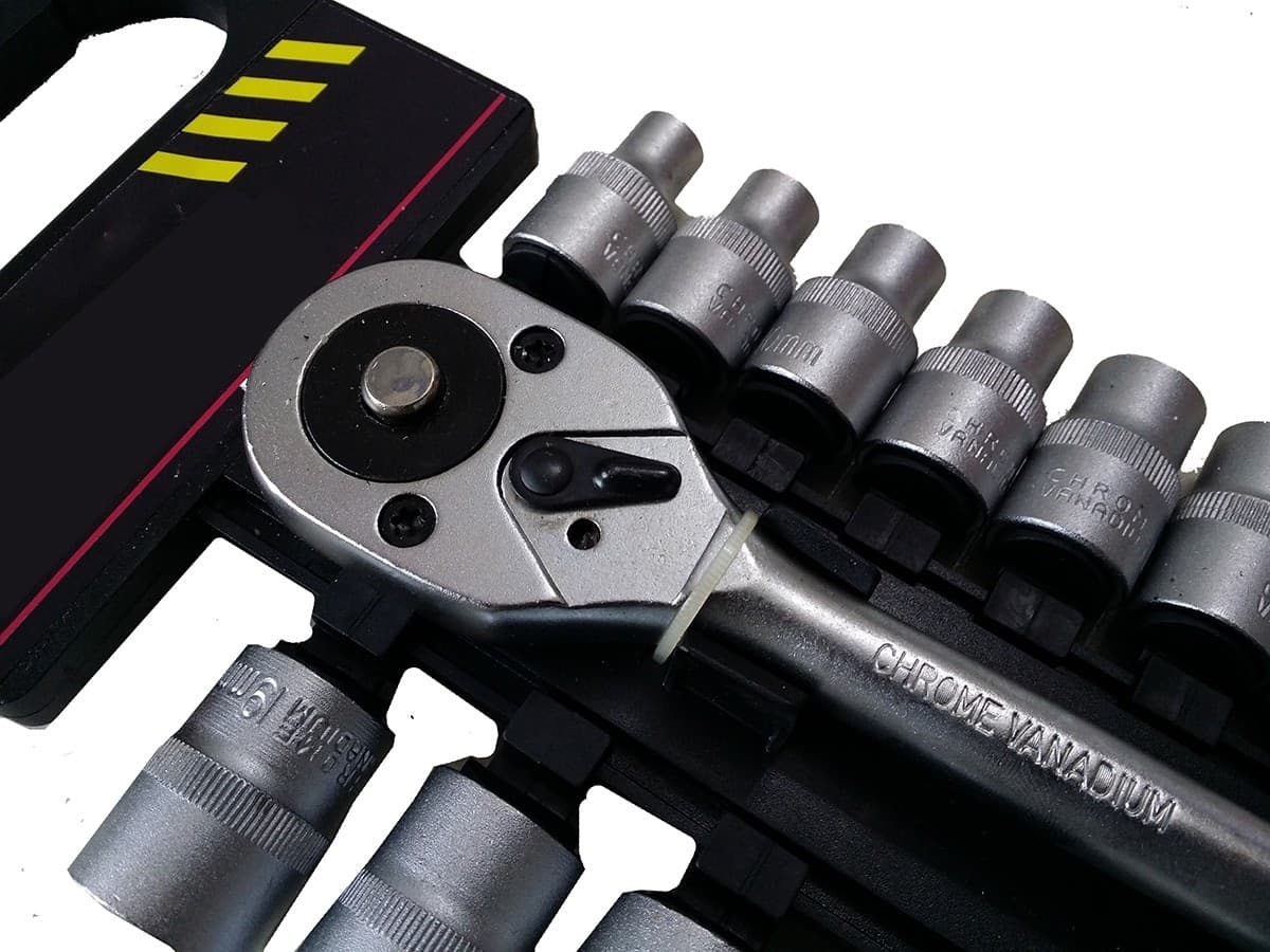 SERIE CHIAVE A CRICCHETTO REVERSIBILE 1/2" KIT DA 19PZ CON BUSSOLE ESAGONALI - 2