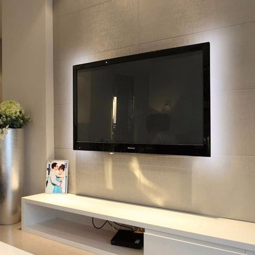 STRIP LED GIALLA STRISCIA 90CM CON ATTACCO USB PER RETROILLUMINAZIONE TELEVISORE - 5