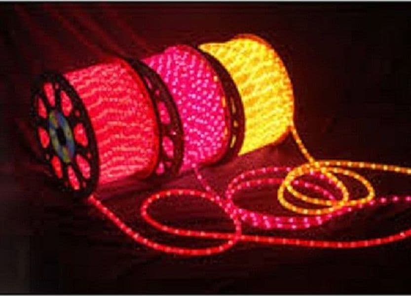 STRISCIA STRIP LED A METRO LED LUCE FREDDA CALDA RGB DRIVER INCLUSO PER ESTERNO – SMD 5050 – TrAdE Shop Traesio – lampada