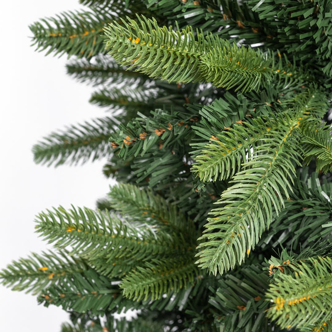 Albero di Natale slim "Cernera" in PE Effetto Real Touch + PVC di Altissima qualità in Alberi di natale artificiali MagiediNatale.it - Altamura, commercioVirtuoso.it
