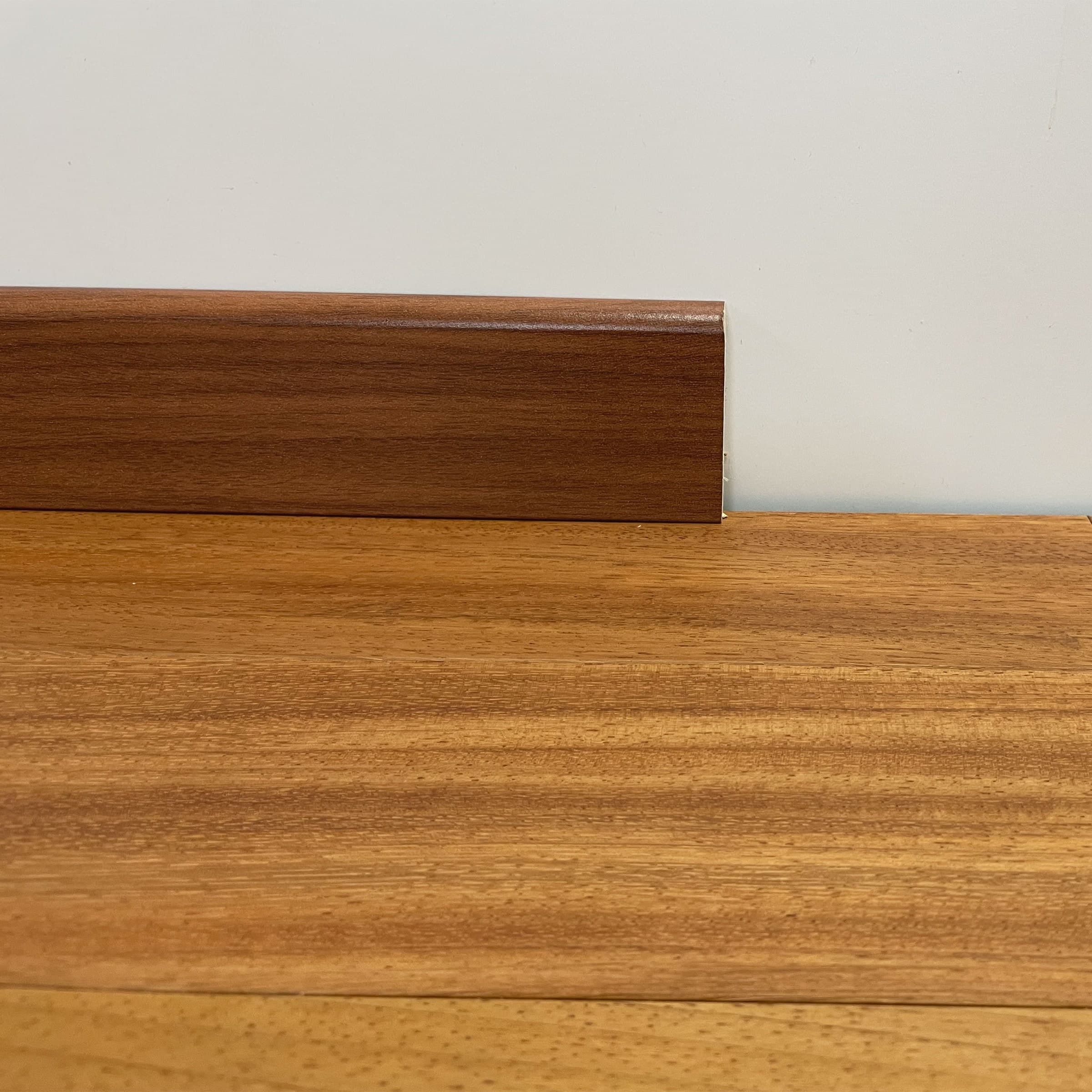 €1,69 - BATTISCOPA ZOCCOLINO in FIBRA DI LEGNO 60x15 Vari decori, Parquet, Laminati, SPC, LVT Eternal Parquet