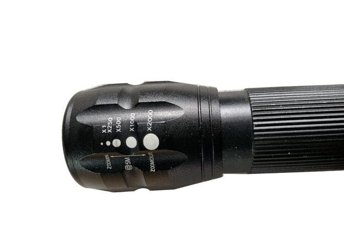 Torcia tascabile in metallo robusto con luce a led dimensioni 27 x 90 mm beast in Torce elettriche portatili (standard) Eternal Brico - Ariano Irpino, commercioVirtuoso.it